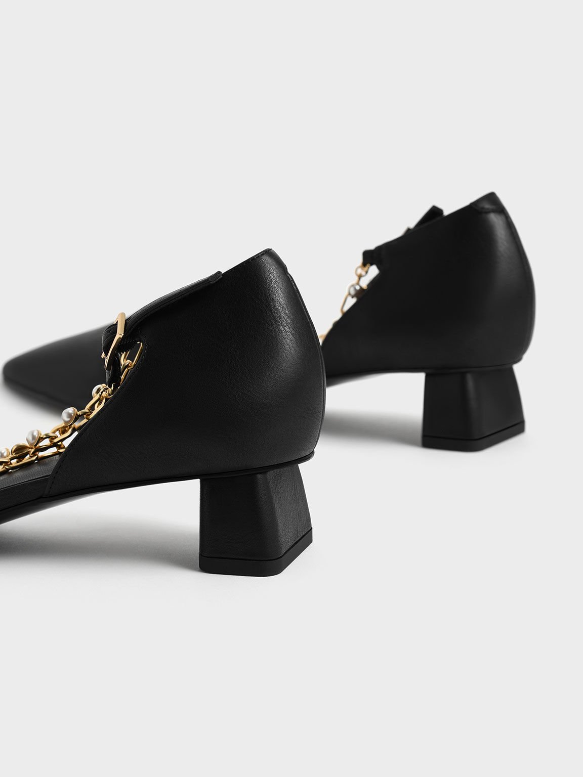 Giày cao gót mũi nhọn Beaded Metallic Chain D'Orsay, Đen, hi-res