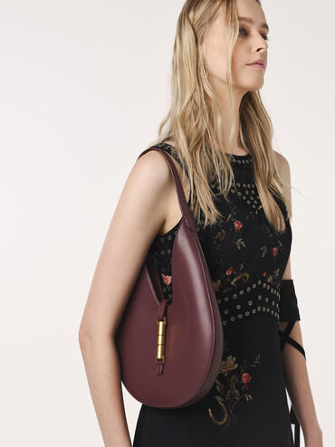 Túi đeo vai Cesia Metallic-Accent Hobo, Wineberry Red, hi-res