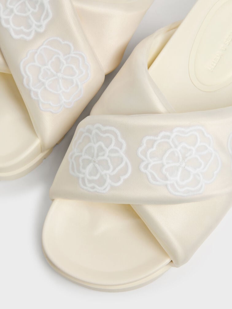 D&eacute;p quai ch&eacute;o Satin Embroidered-Flower, Phấn, hi-res