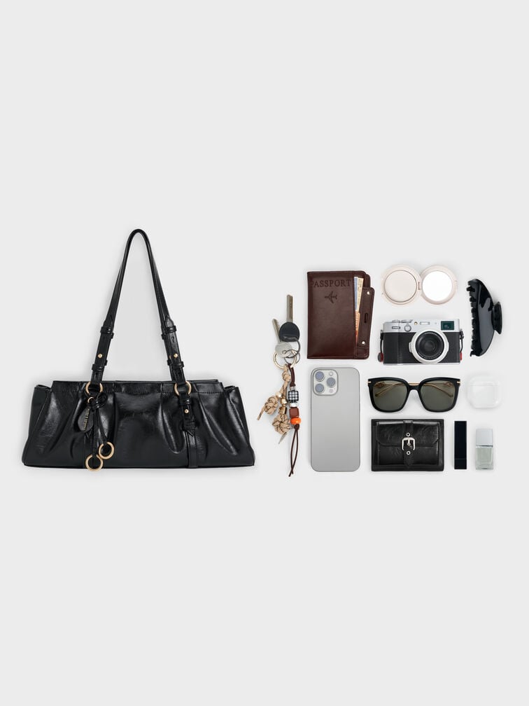 T&uacute;i đeo vai h&igrave;nh thang Britton Ruched, Đen, hi-res