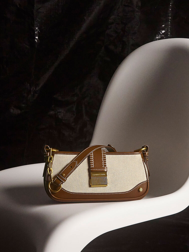 Túi đeo vai phom chữ nhật Winslet Canvas Belted, Chocolate, hi-res