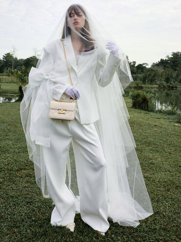 T&uacute;i đeo ch&eacute;o Alva Quilted, Kem, hi-res