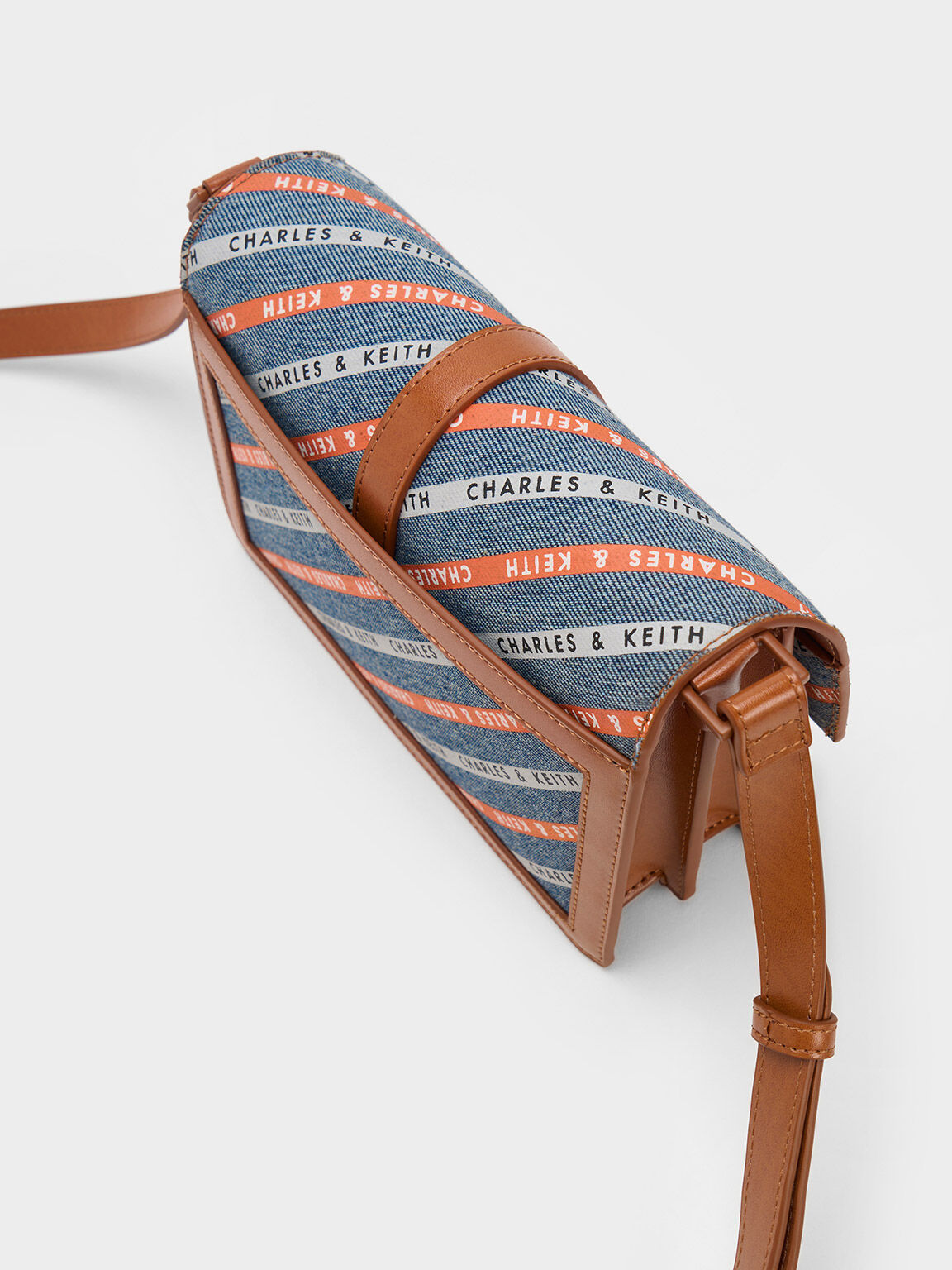 Túi đeo chéo Dua Striped Denim Buckled, Nhiều màu, hi-res