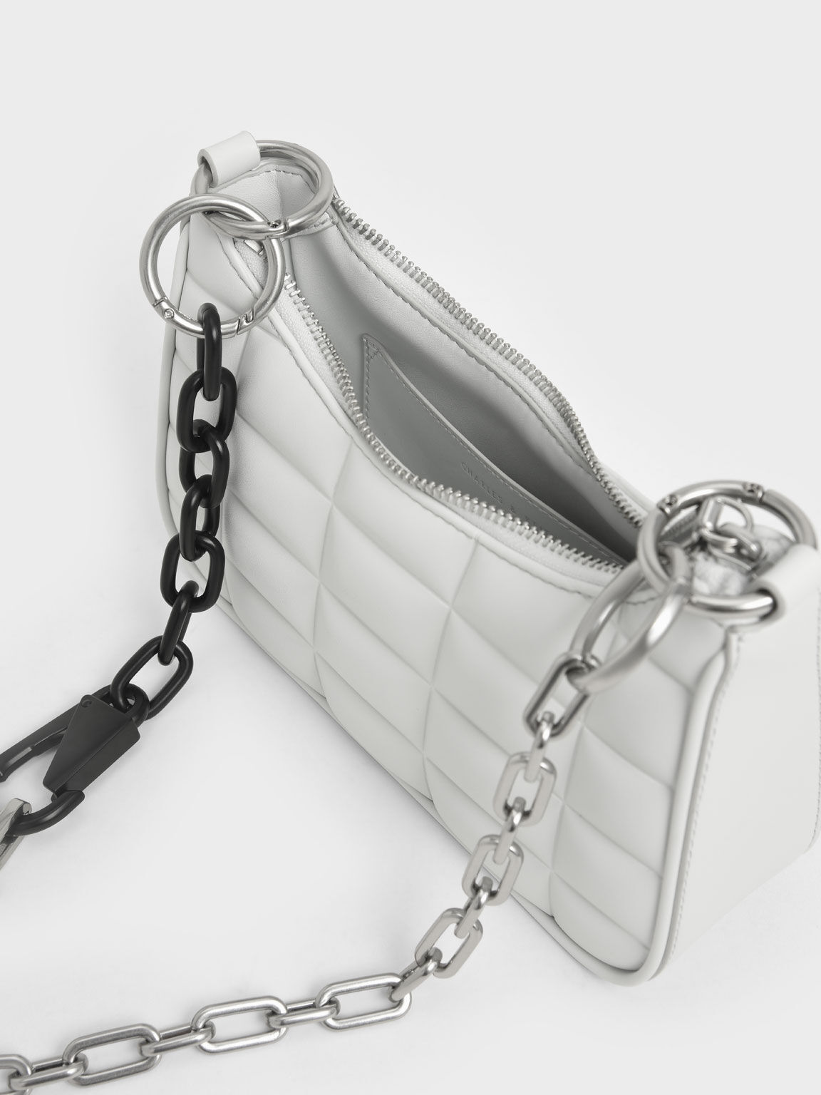 Túi đeo vai chữ nhật Quilted Chain, Trắng, hi-res