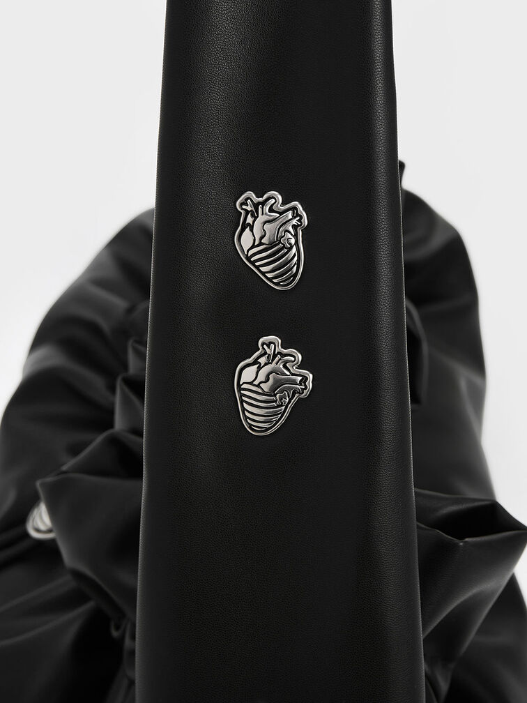 Túi xách hobo Illustrated Heart Charm Ruched, Đen, hi-res