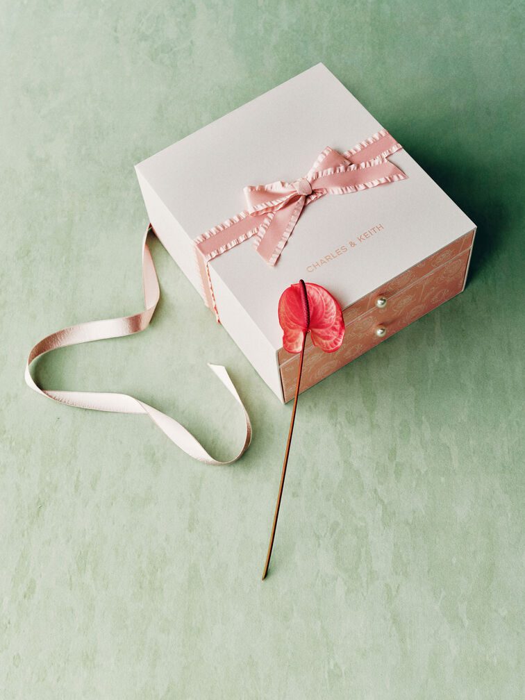 Bộ qu&agrave; tặng: T&uacute;i đeo vai Floral Mesh, Hồng nhạt, hi-res