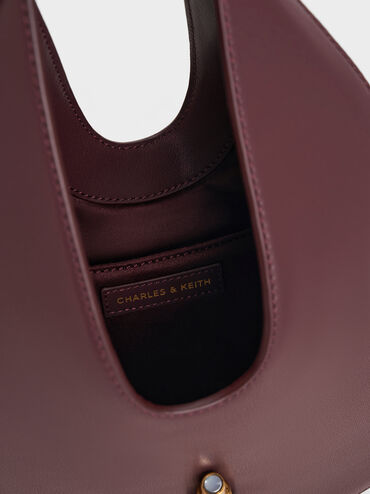 Túi đeo vai Cesia Metallic-Accent Hobo, Wineberry Red, hi-res