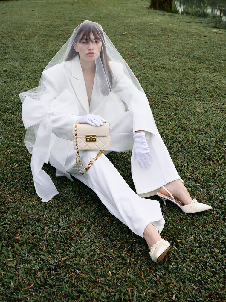 T&uacute;i đeo ch&eacute;o Alva Quilted, Kem, hi-res