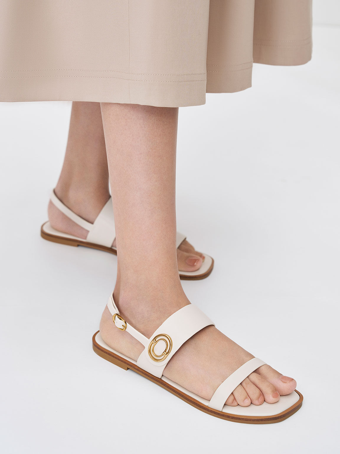 Giày sandals nữ quai hậu Metallic Accent, Phấn, hi-res