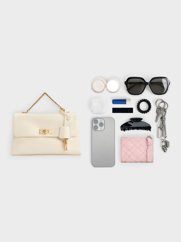 Túi đeo chéo phom chữ nhật Kerry Chain-Handle, Kem, hi-res