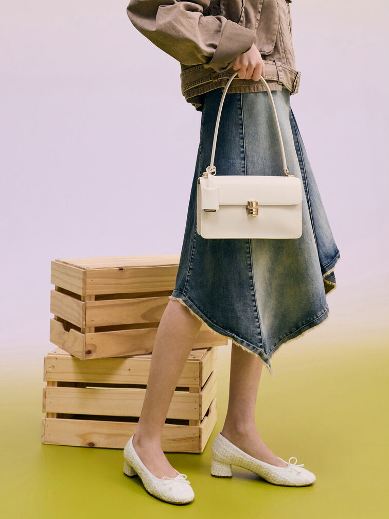 T&uacute;i đeo vai phom chữ nhật Acelynn, Kem, hi-res