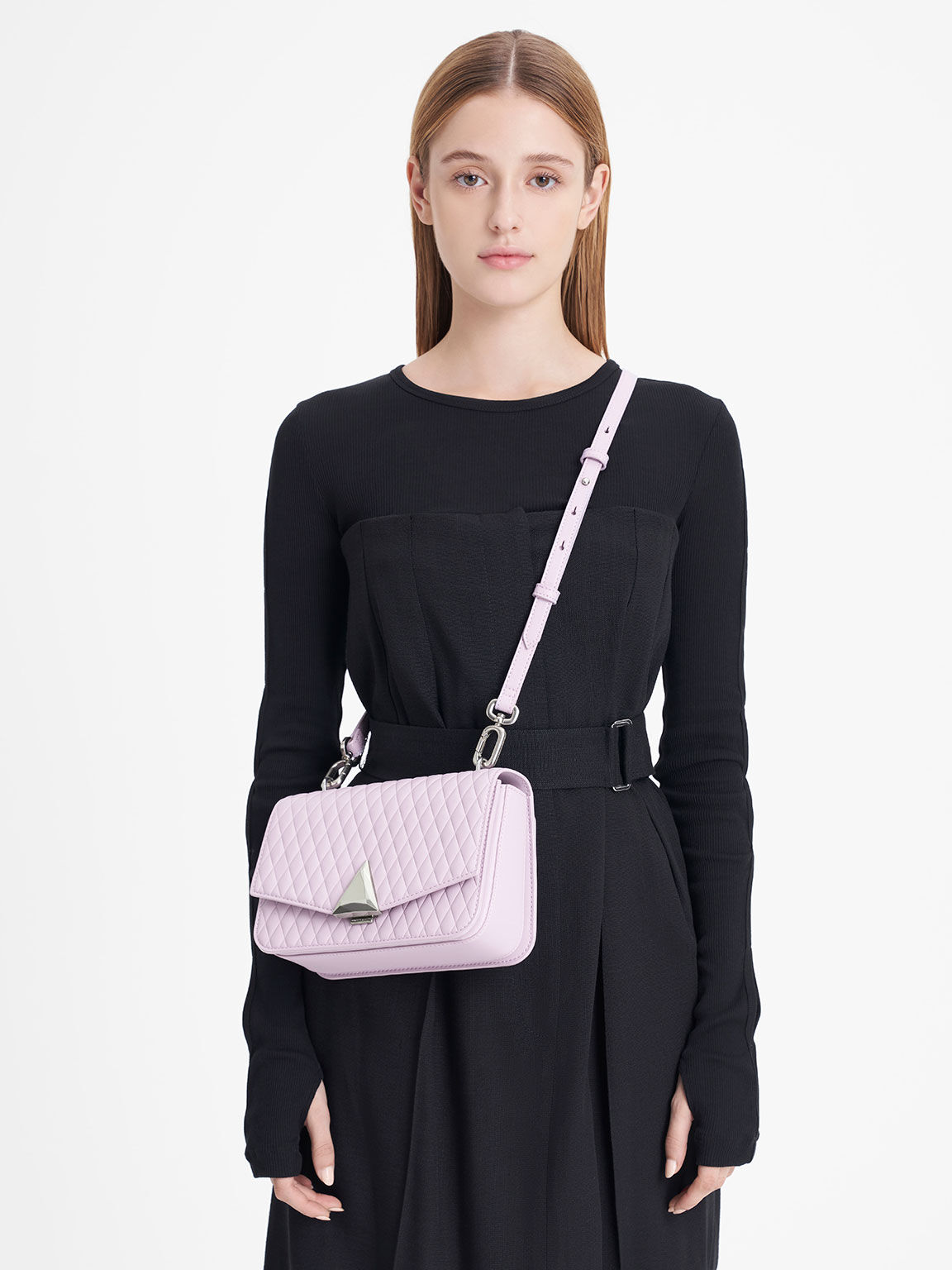 Túi đeo vai phom chữ nhật Quinlynn Metallic Accent Quilted, Xám hoa lilac, hi-res