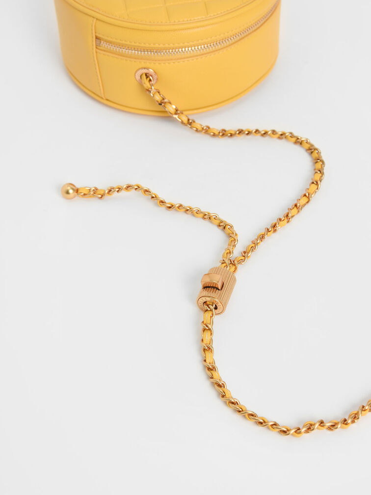 Túi đeo chéo phom tròn Quilted Circle, Vàng, hi-res