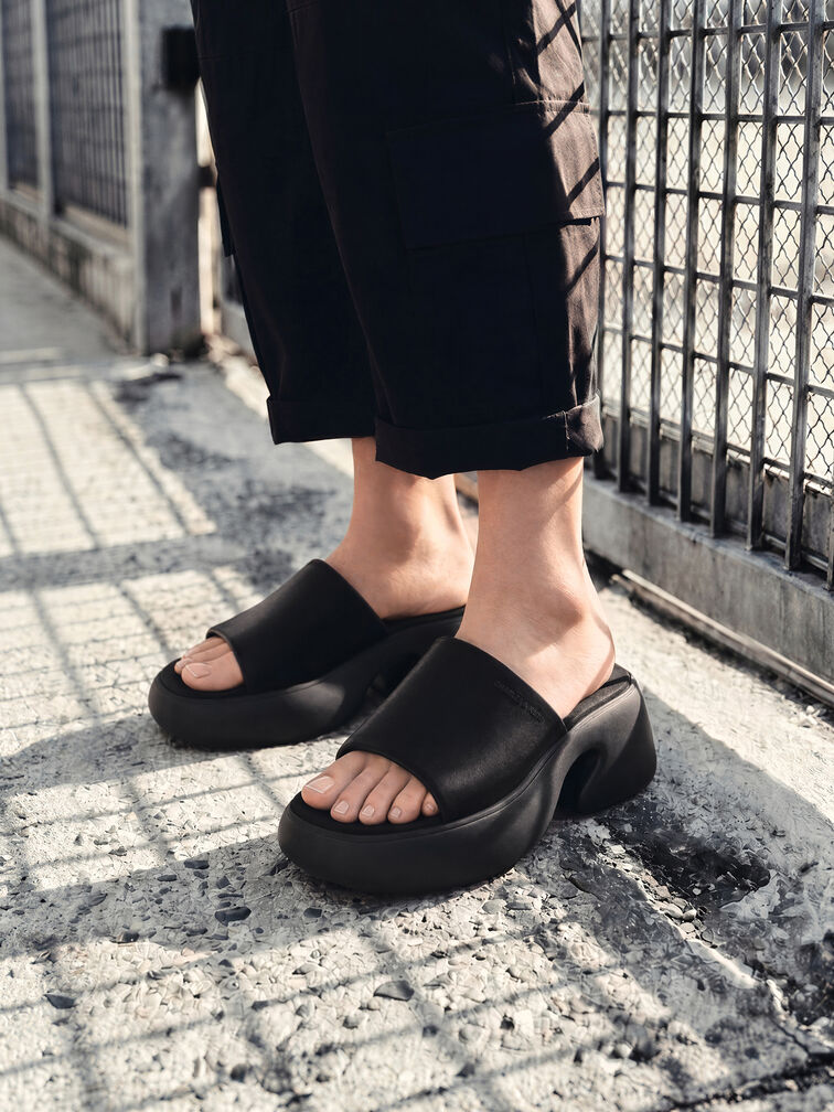 Gi&agrave;y đế xuồng hở mũi Baxie Silk Platform, Đen họa tiết, hi-res