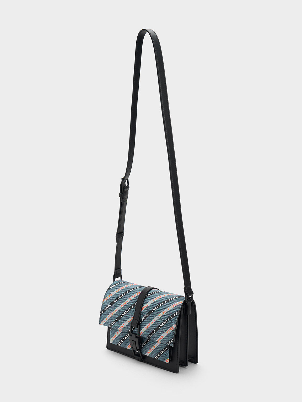 Túi đeo chéo phom chữ nhật Dua Striped Denim Buckled, Đen họa tiết, hi-res