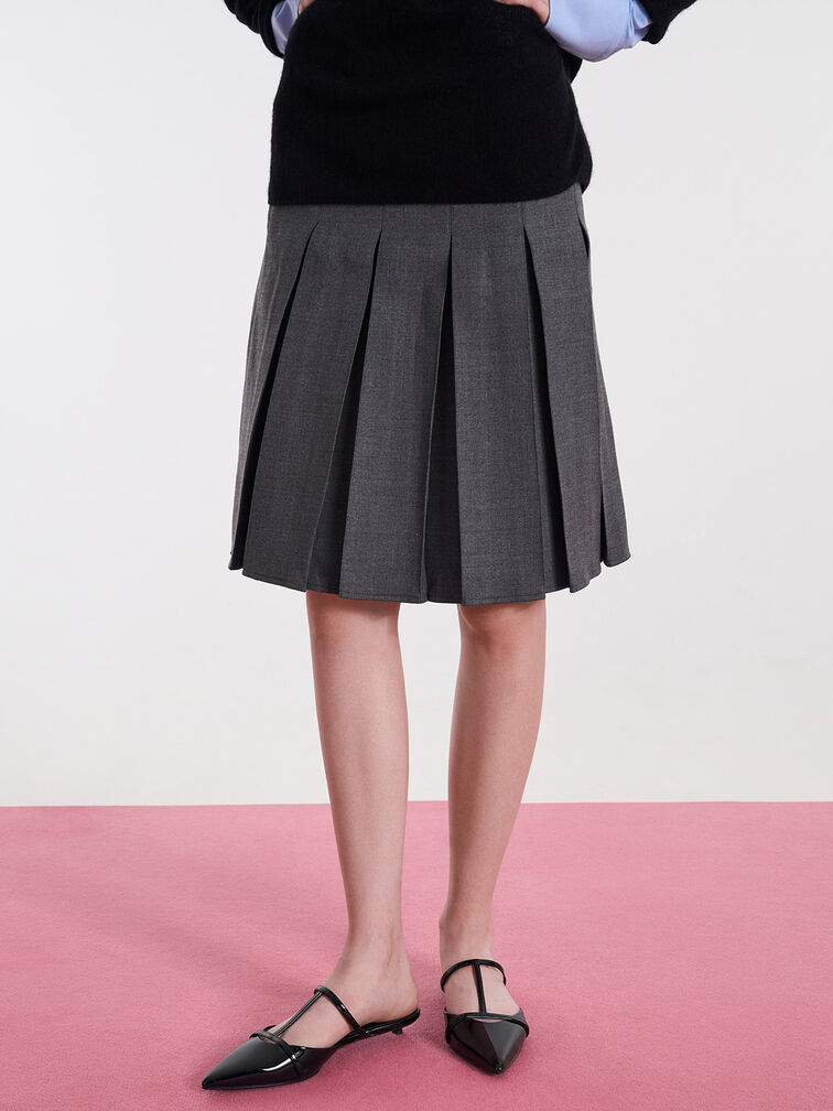 Gi&agrave;y mules mũi nhọn Clara T-Bar Pointed-Toe, Đen b&oacute;ng nh&aacute;m, hi-res