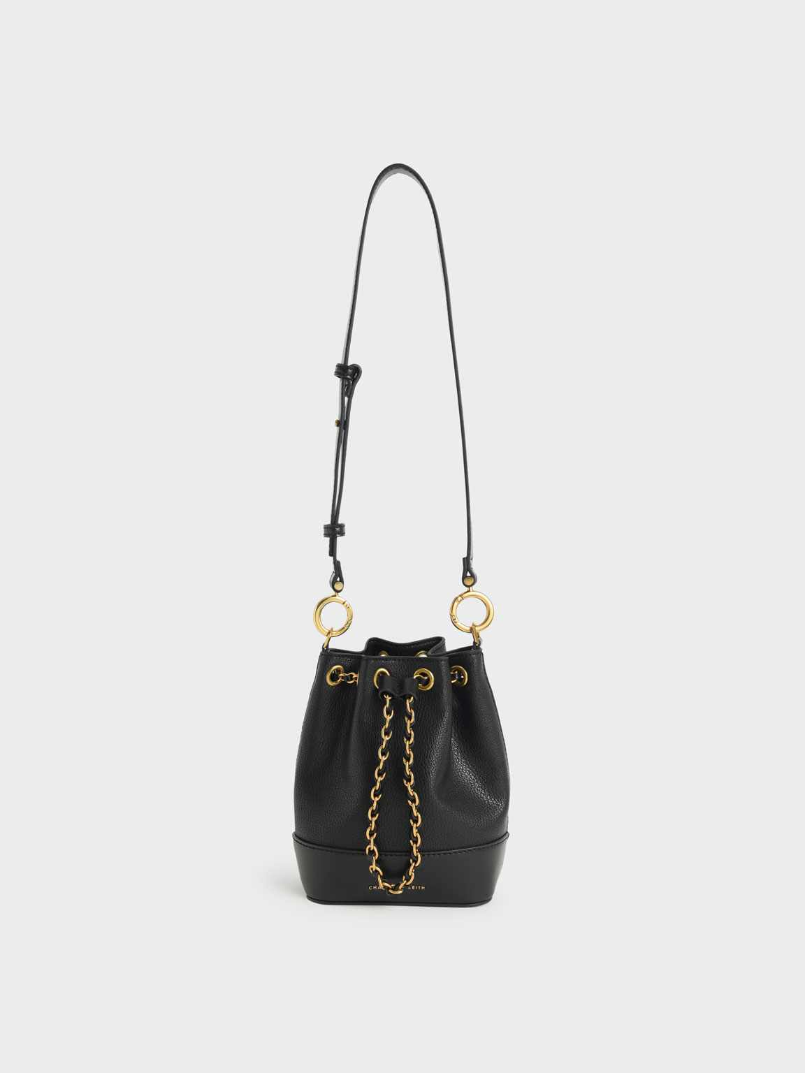Túi rút dây nữ Dancer Chunky Chain - Đen - CHARLES & KEITH VN